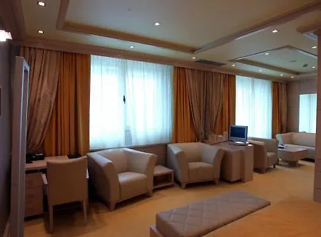 Garni Aleksandar Hotel 4*
