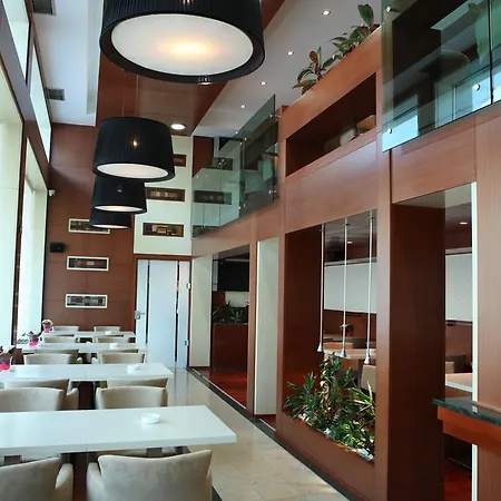 Garni Aleksandar Hotel 4*